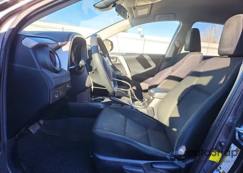 2017 Toyota Rav4 Le z USA, uszkodzony, nr VIN JTMBFREVXHJ709718